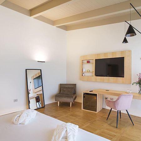 Uefio - Luxury Suites Monte di Procida Bagian luar foto